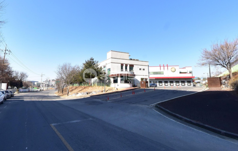충남 천안서북구 입장면 기로리 공장및창고동 천안 입장면 산업단지 인근 창고 공장 매매! 식품공장 물류 제조업 최적화된 입지 매매 매물번호 10912 사진 1