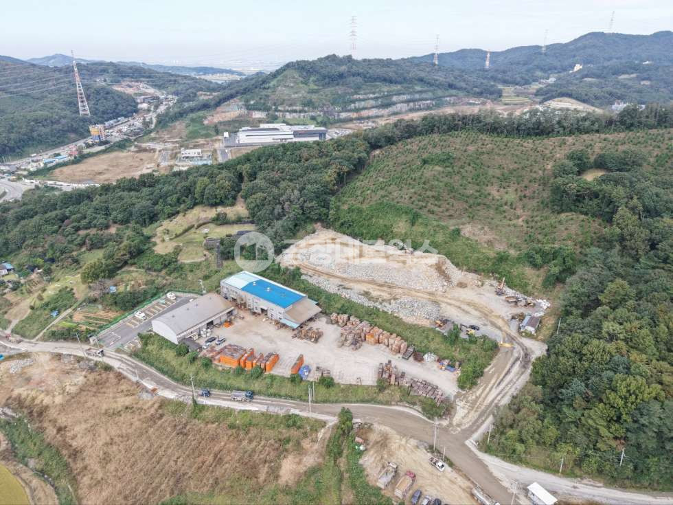 충남 아산시 염치읍 서원리 충남 충북 야드 넓은 공장 매매 넓은 마당. 유로폼 합판 목재 공장 2365P 전력 200kw 매매 매물번호 11347 사진 1