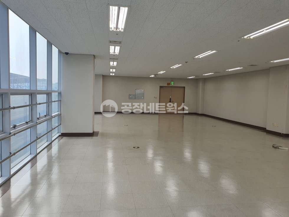 대구 달서구 신당동 대구성서지식산업센터공장매매 신당동 1320-2(이앤씨이노비즈타워)-259㎡(약78P)_2.85억원(P당364만원) 매매 매물번호 10456 사진 1