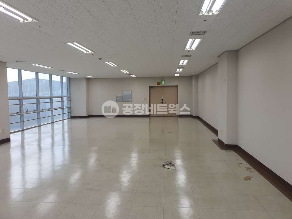 대구 달서구 신당동 대구성서지식산업센터공장매매 신당동 1320-2(이앤씨이노비즈타워)-259㎡(약78P)_2.85억원(P당364만원) 매매 매물번호 10456 사진 2