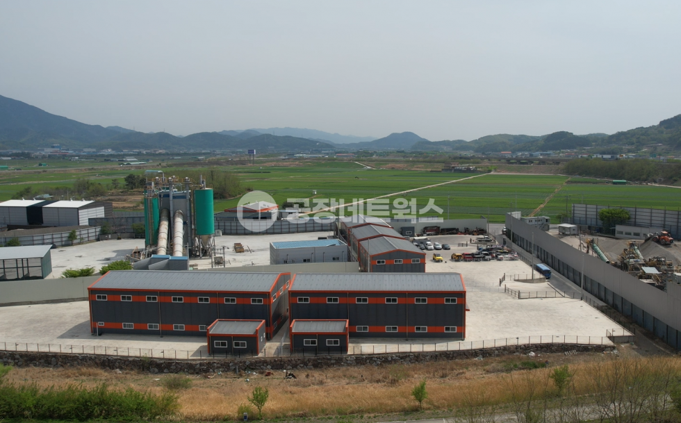 대구 달성군 현풍읍 원교리 주건축물제1,부속건축물제1동 넓은 마당을 확보한 대구 달성군 현풍 공장 매매 대형차·야적·중량 장비 업종에 적합 매매 매물번호 11442 사진 1
