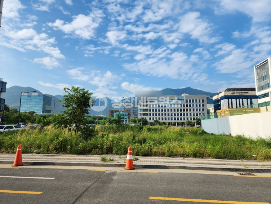 대구 수성구 대흥동 대구 수성구개발부지 노란자땅 상업용지 세차장 가능 다용도부지 매매합니다. 매매 매물번호 10542 사진 2